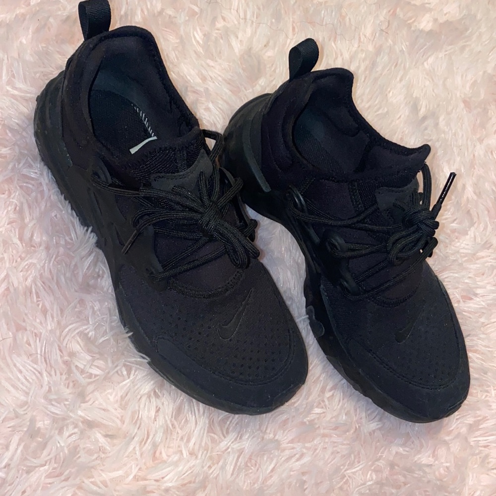 Running shoes